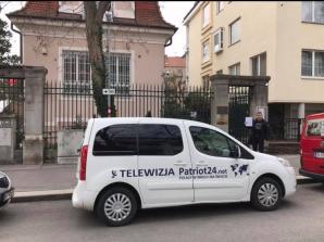 [VIDEO] Polski Rom siedzi za kratami w Wiedniu, bo pożyczył samochód. Czy przez błędy policji austriackiej i polskiej siedzi niewinny człowiek, wskazany jako sprawca kradzieży luksusowego BMW i próby potrącenia austriackiego Policjanta?