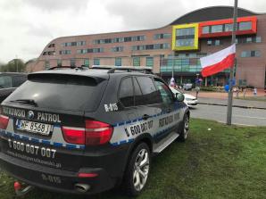 [VIDEO] W szpitalu Alfiego patroszono dzieci. Handlowano wycinaną dzieciom grasicą. Oni ukrywają coś wielkiego - słyszymy na nagraniu, które miało powstać pod szpitalem w Liverpoolu. Media ujawniają wstrząsające fakty!