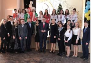 W poszukiwaniu pokoju i pojednania. Wizyta Ambasadorów Polski, Łotwy i Estonii na Ukrainie w obwodach donieckim i ługańskim [PL/UA]