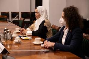 Polska stawia na wzmocnienie współpracy gospodarczej z państwami arabskimi - Kuwejtem i ZEA