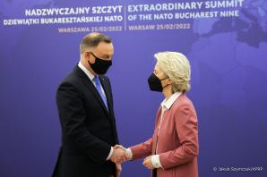 [VIDEO] Warszawa: Nadzwyczajny Szczyt Dziewiątki Bukaresztańskiej NATO. Wojna na Ukrainie