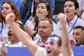 [VIDEO] Igrzyska olimpijskie. Andrzej Duda kibicował polskim siatkarzom w Paryżu