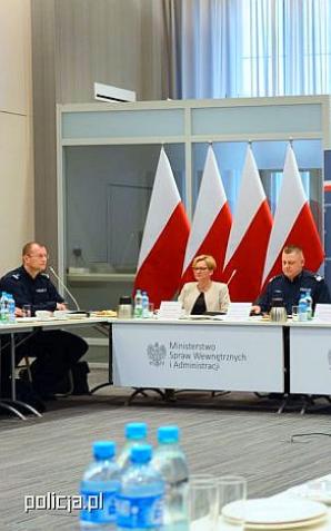 Minister Mariusz Błaszczak: Policja przygotowana do Świąt i majówki