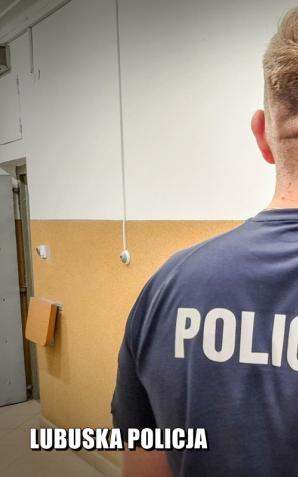 Zero tolerancji dla ataków na policjantów. Agresywny 18-latek próbował ugodzić nożem funkcjonariuszy