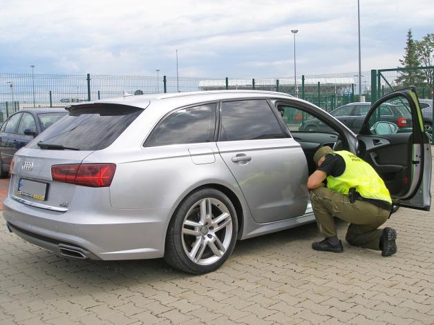 Odzyskano skradzione w Andorze Audi warte 100 tys. zł.
